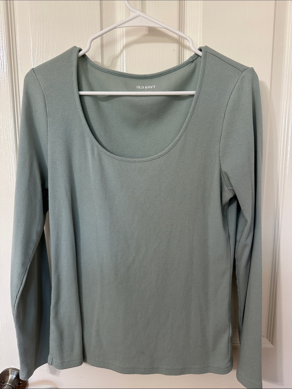 Old Navy Women's Long Sleeve Scoop Neck Top in Sage Green